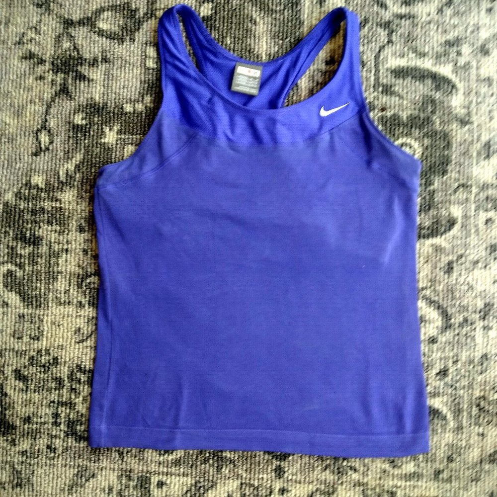 NIKE women's sports tank top with bra support EUC - Picture 6 of 8